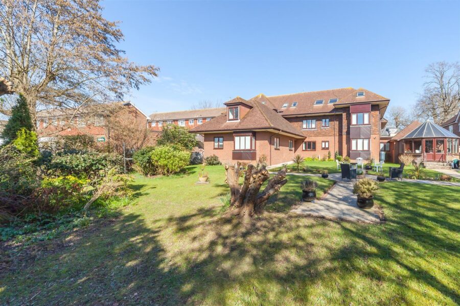 2 bedroom flat in Hassocks, West Sussex